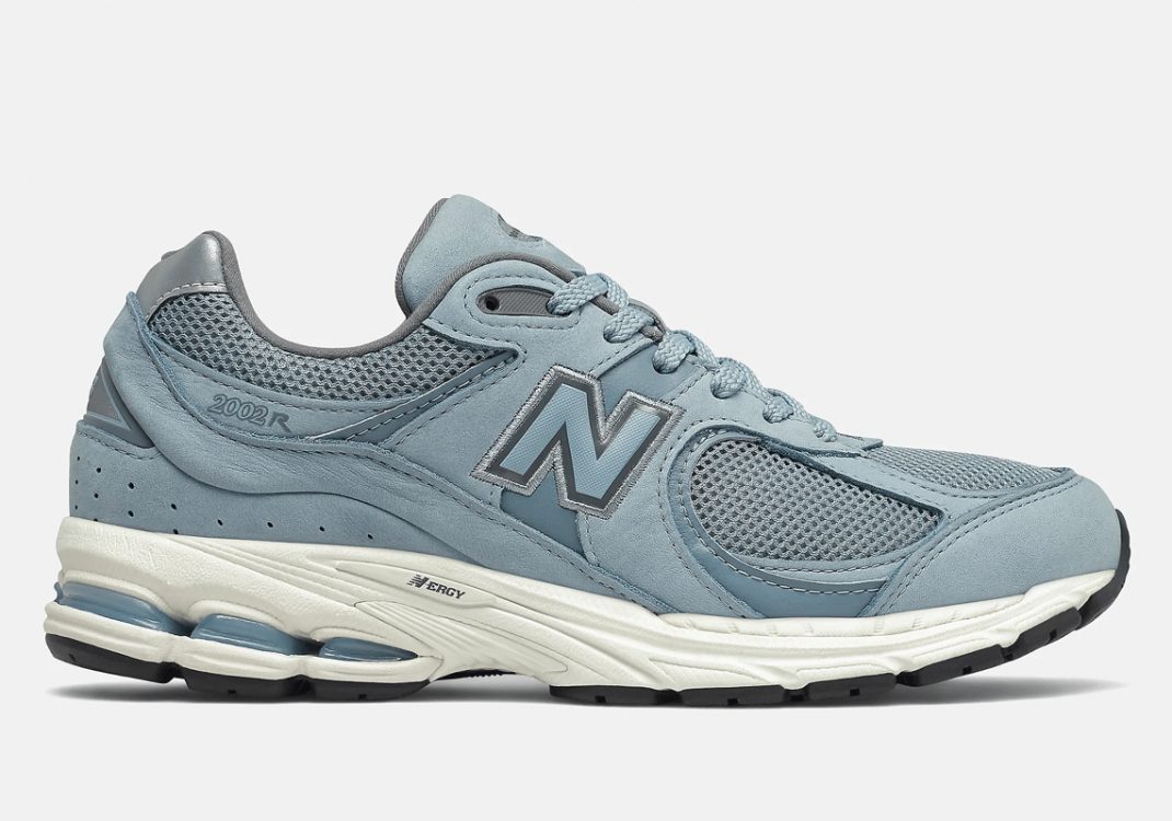 New Balance 2002R Light/Blue