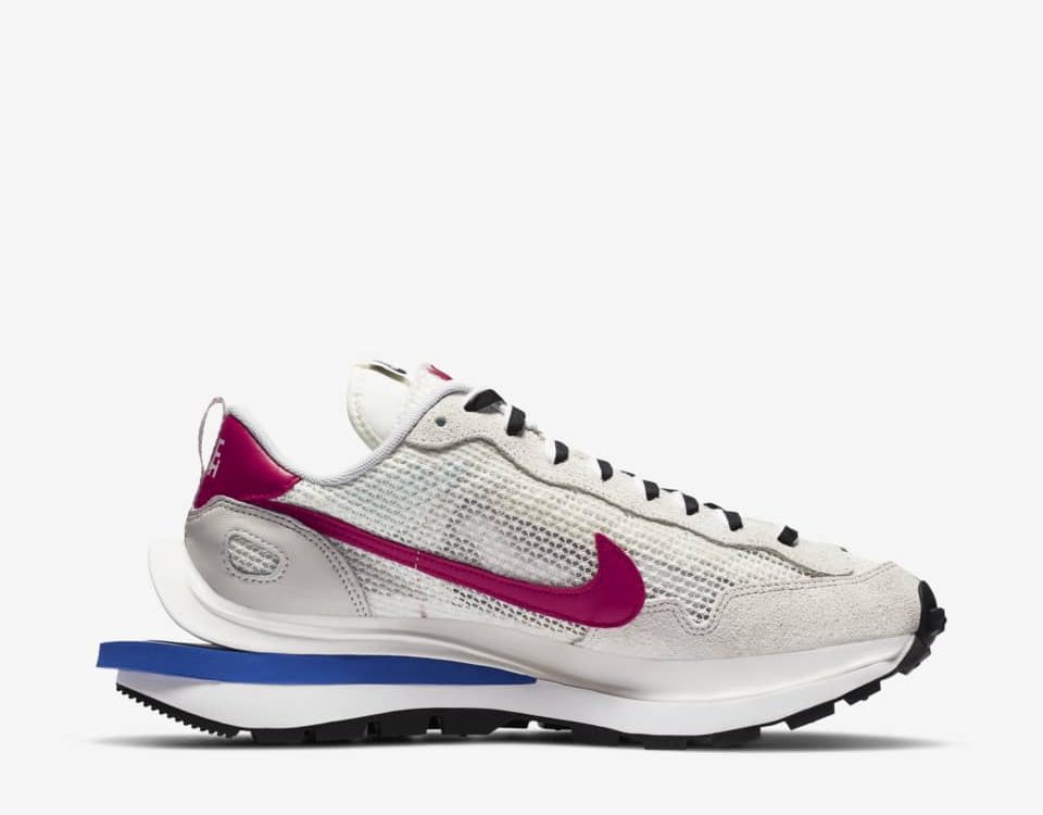Nike x Sacai VaporWaffle Royal Fuchsia