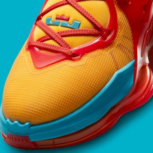 Nike LeBron 19 