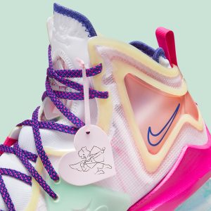 Nike LeBron 19 