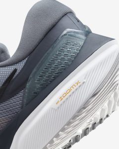 Nike Air Zoom Vomero 16 Grey