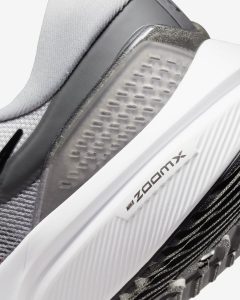 Nike Air Zoom Vomero 16 Grey/Light Crimson/Black