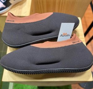 adidas Yeezy Knit Runner «Stone Carbon»