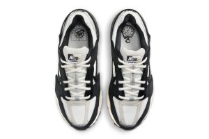 Nike Zoom Vomero 5 Timeless
