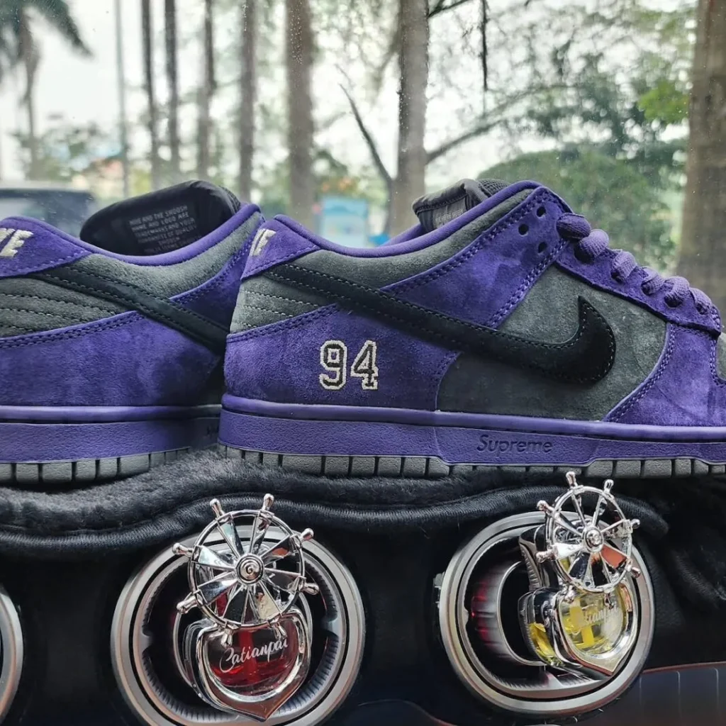 Supreme x Nike SB Dunk Low