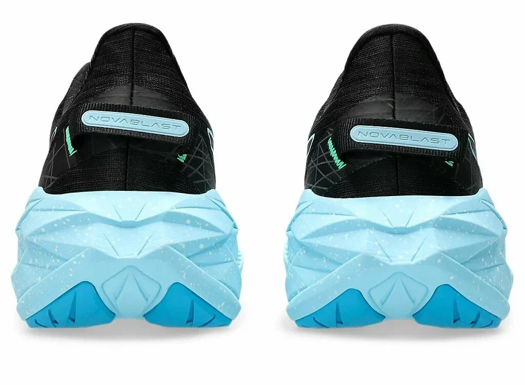 ASICS Novablast 4