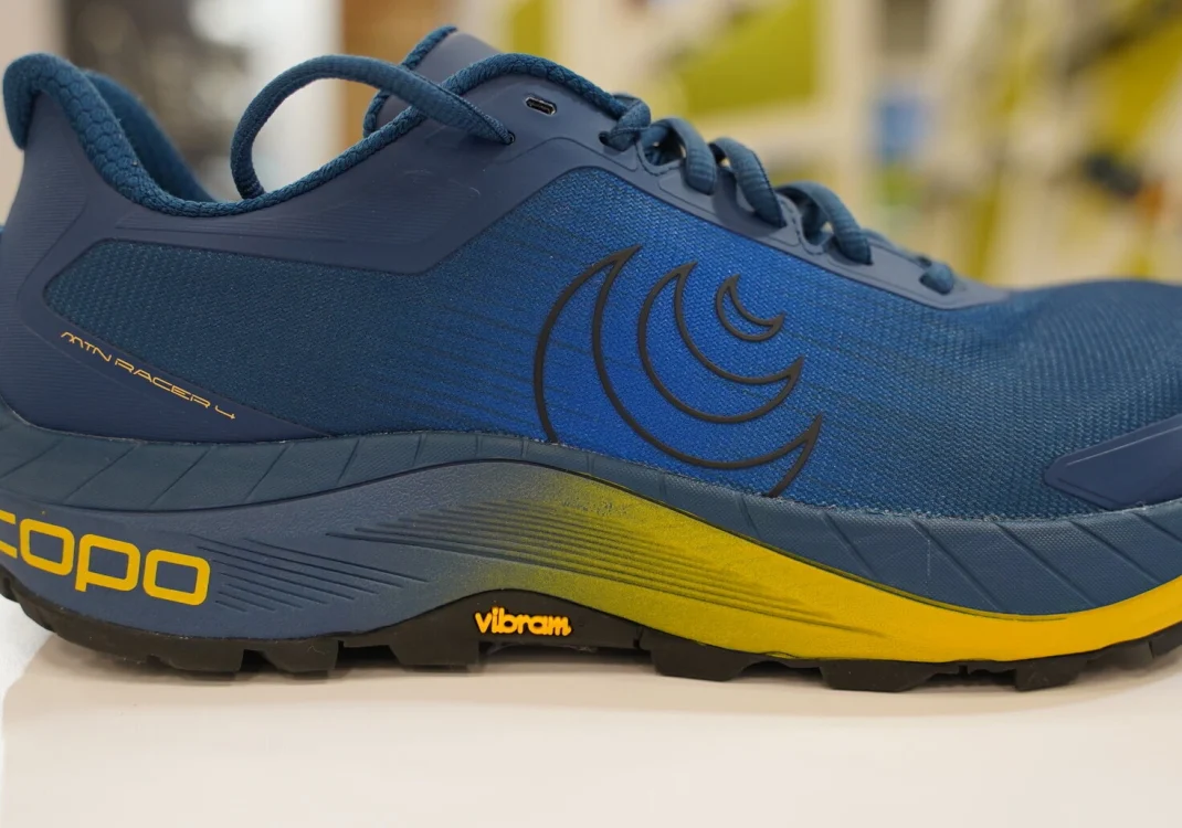 Topo Athletic MTN Racer 4