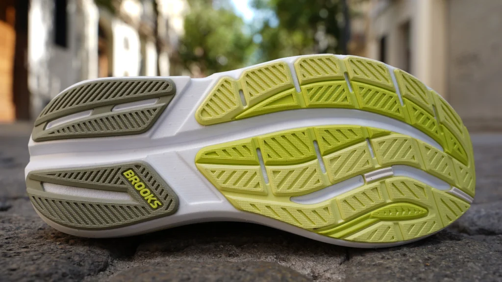 Brooks Ghost Max 3