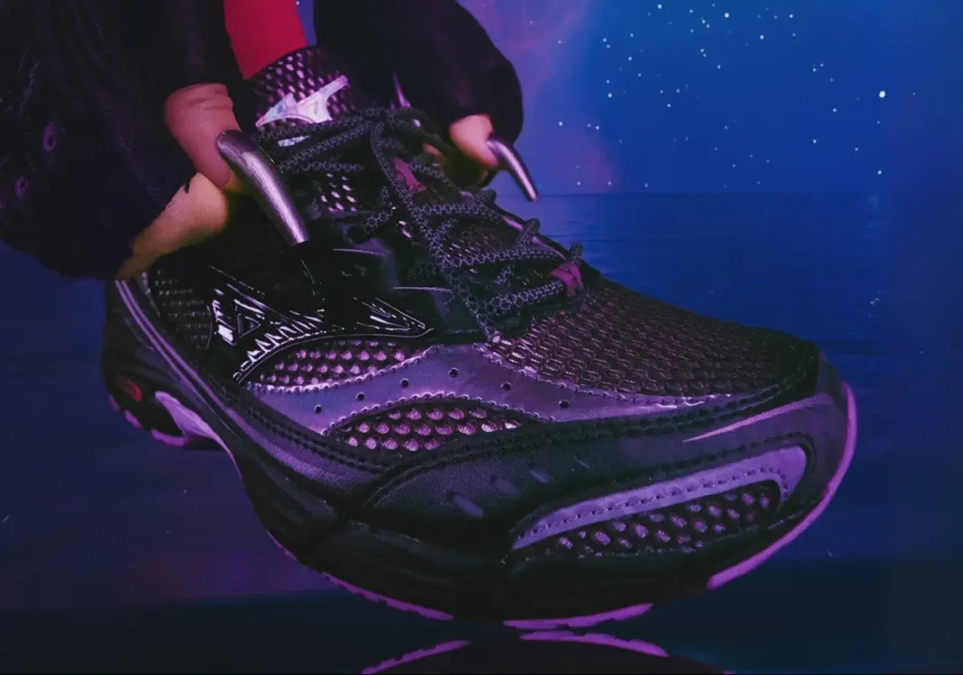 Mizuno MXR “Space Lights”