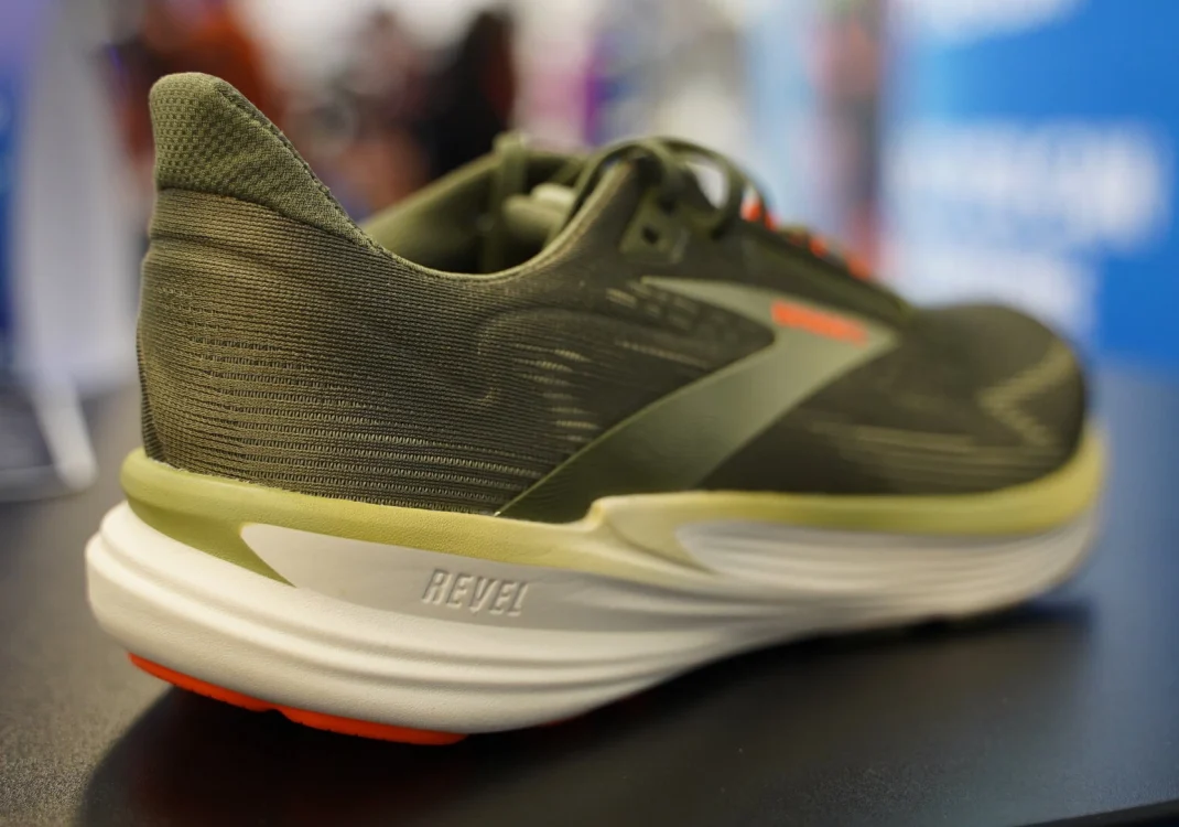 Brooks Revel 8