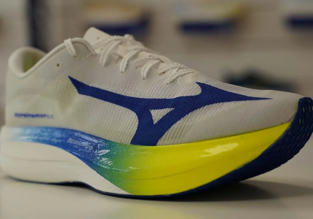 Mizuno Hyperwarp Elite