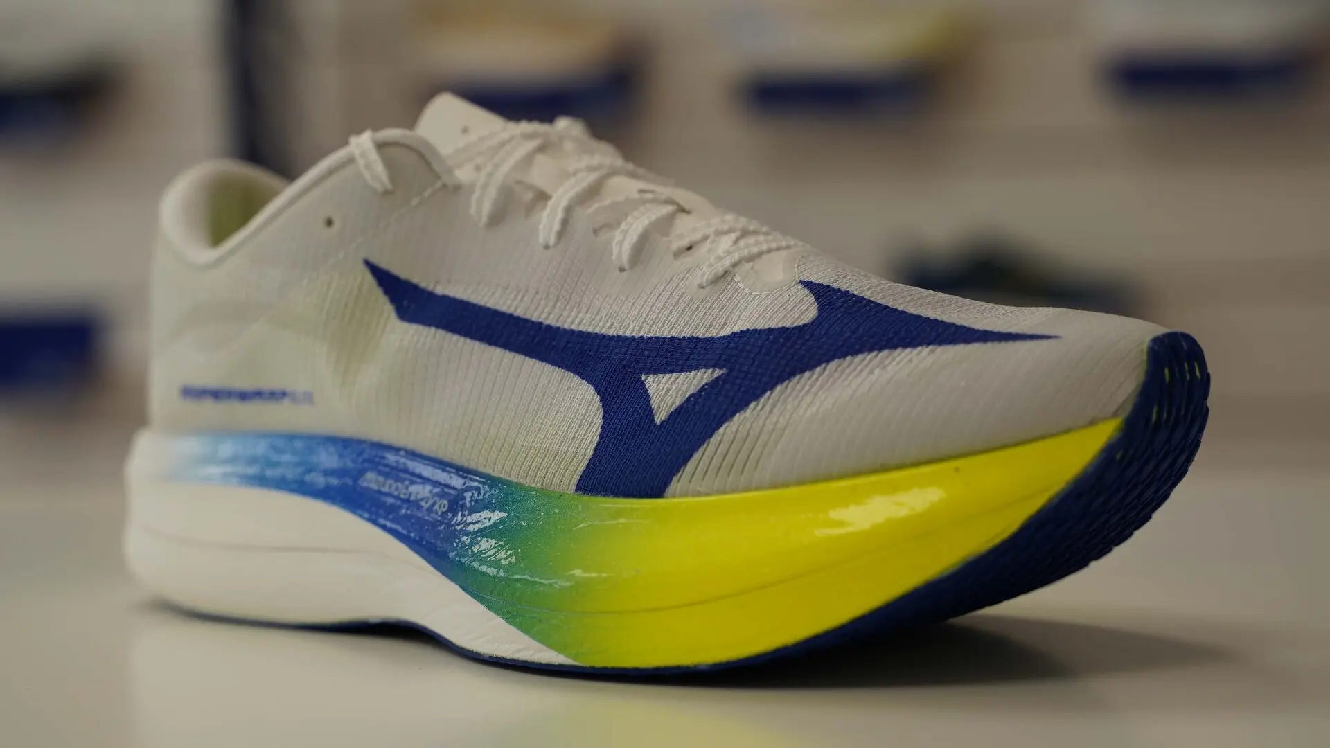 Mizuno Hyperwarp Elite