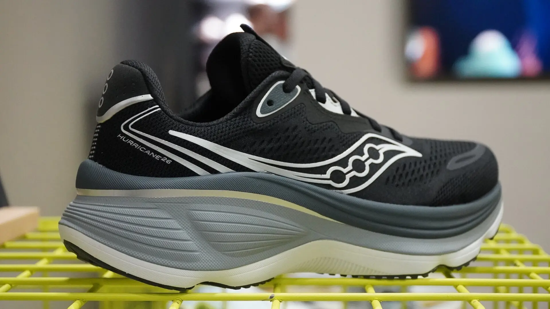 Saucony Hurricane 26