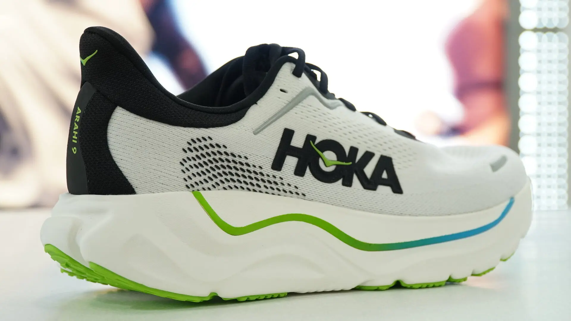Hoka Arahi 9