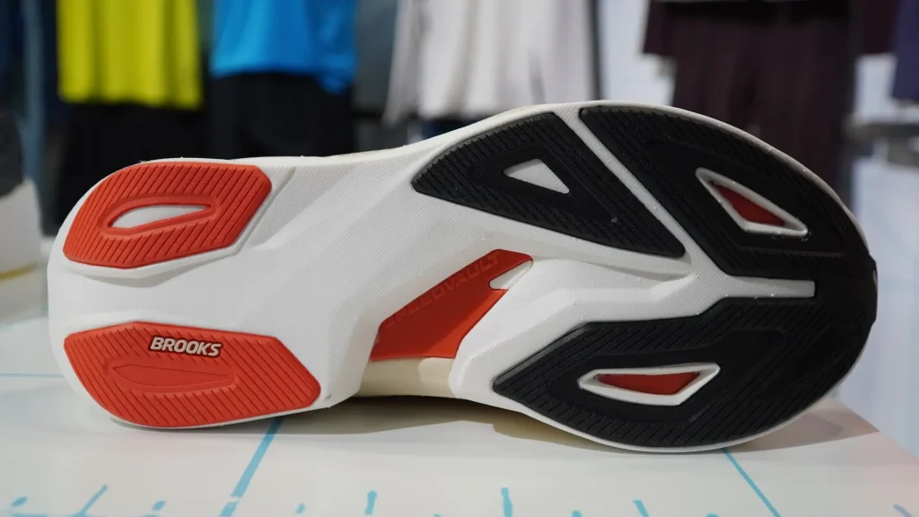 Brooks Hyperion Max 4