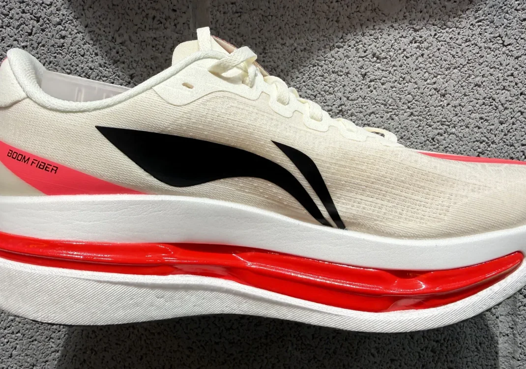Li-Ning Red Hare 9 Ultra