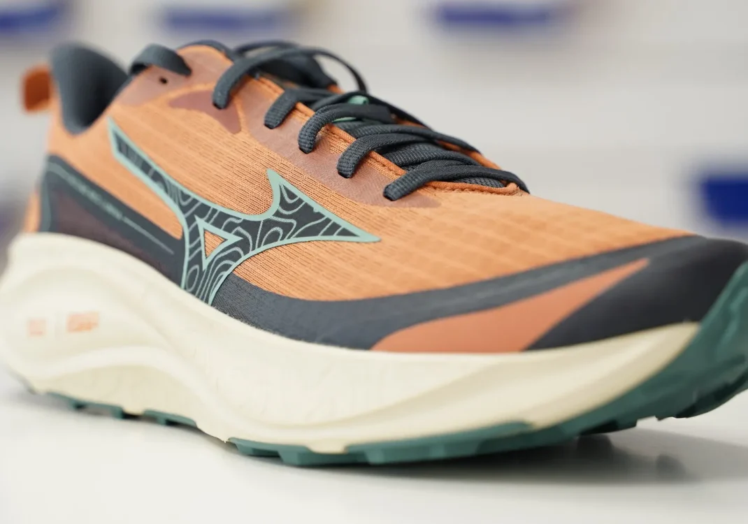Mizuno Neo Lumina