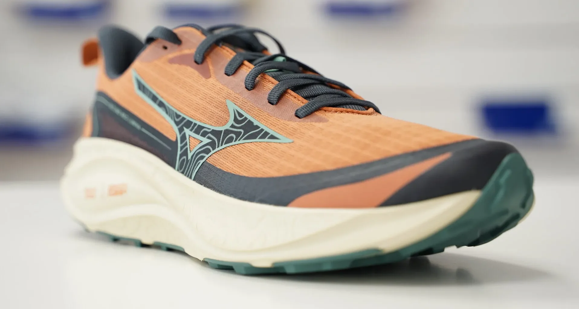 Mizuno Neo Lumina